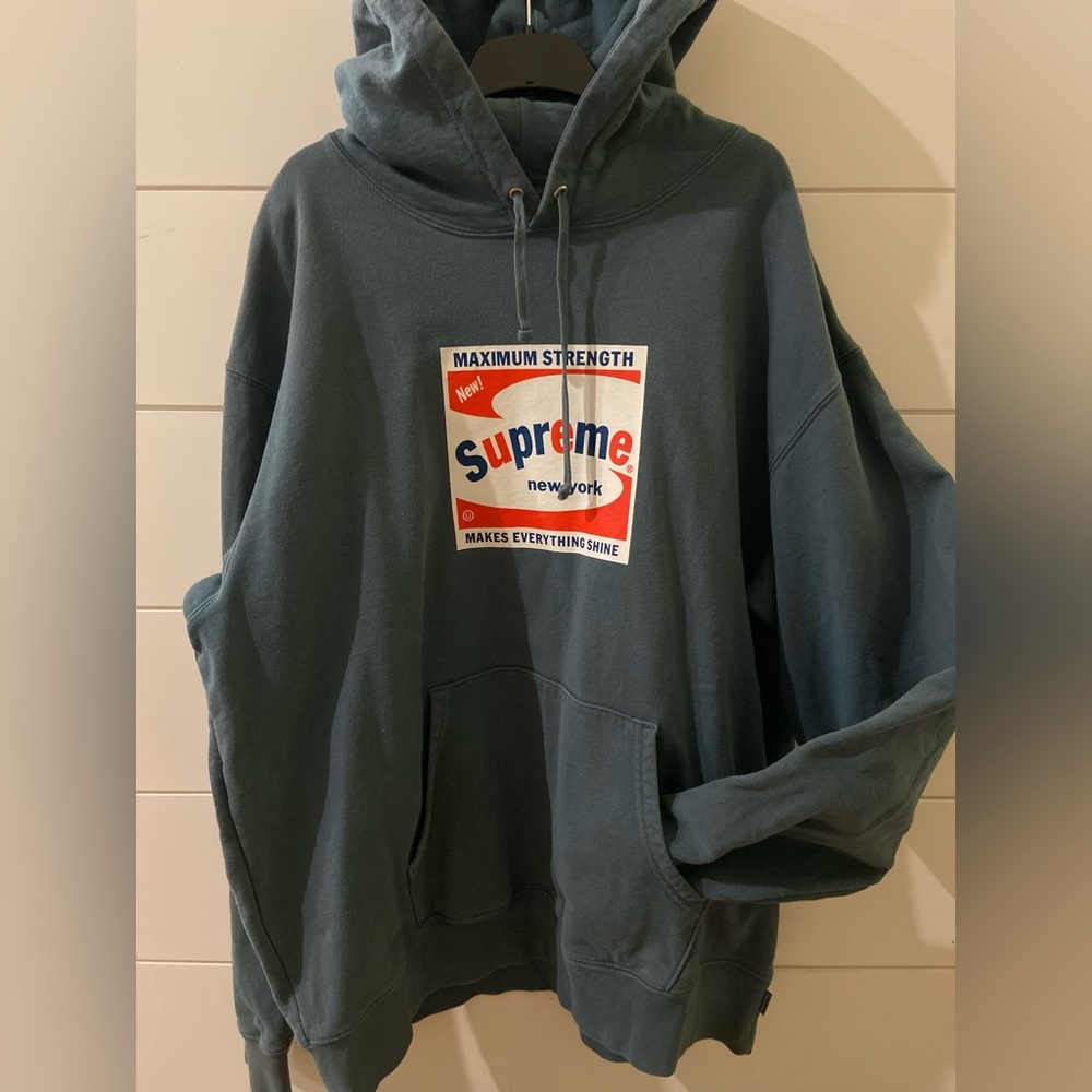 Supreme hoodie